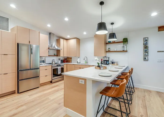 Welcoming < 1 Mi To Downtown! Holiday home