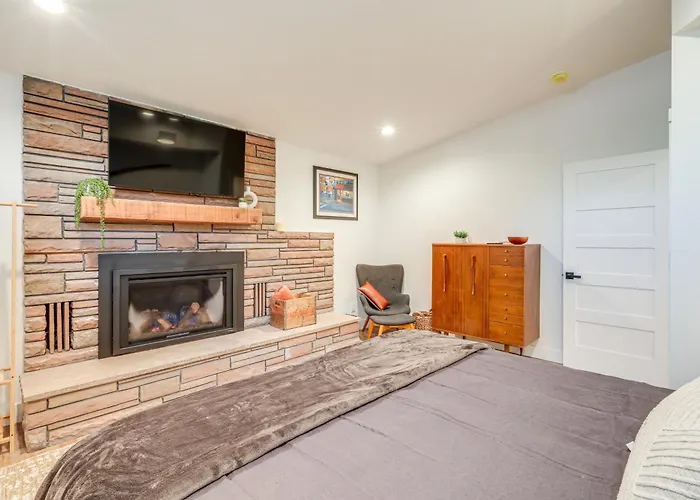 Welcoming < 1 Mi To Downtown! Holiday home